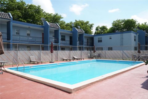 Снять в аренду кондоминиум в Майами, Флорида 2 спальни, 72м2, № 2015994 - фото 22