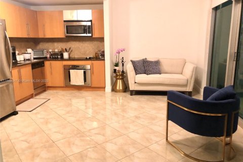 Condo in Miami, Florida, 1 bedroom  № 1890317 - photo 9