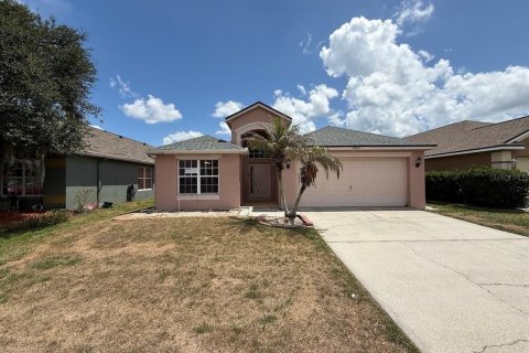 House in Clermont, Florida 4 bedrooms, 155.43 sq.m. № 2236546