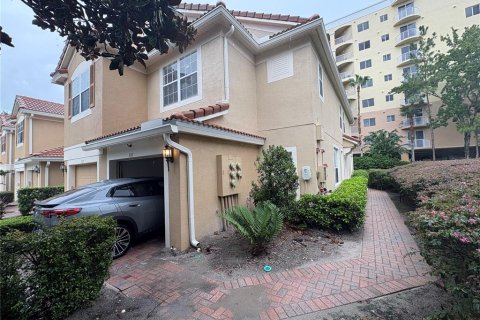 Townhouse in Orlando, Florida 3 bedrooms, 154.68 sq.m. № 2345057