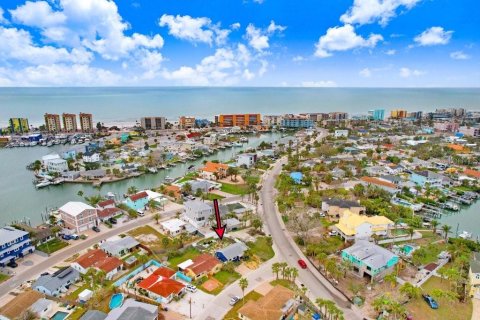 Купить виллу или дом в Мадейра - Бич, Флорида 5 комнат, 86.4м2, № 1720626 - фото 15