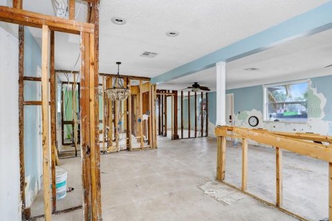Купить виллу или дом в Мадейра - Бич, Флорида 5 комнат, 86.4м2, № 1720626 - фото 7
