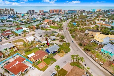 Купить виллу или дом в Мадейра - Бич, Флорида 5 комнат, 86.4м2, № 1720626 - фото 16