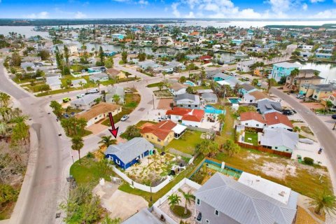 Купить виллу или дом в Мадейра - Бич, Флорида 5 комнат, 86.4м2, № 1720626 - фото 18