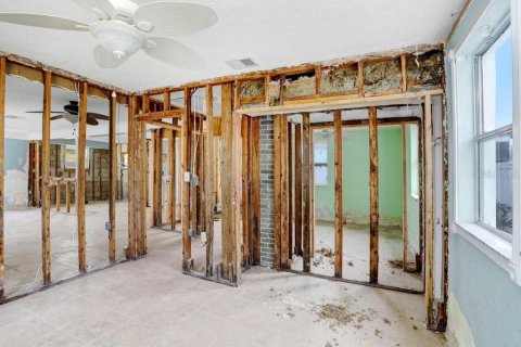 Купить виллу или дом в Мадейра - Бич, Флорида 5 комнат, 86.4м2, № 1720626 - фото 5