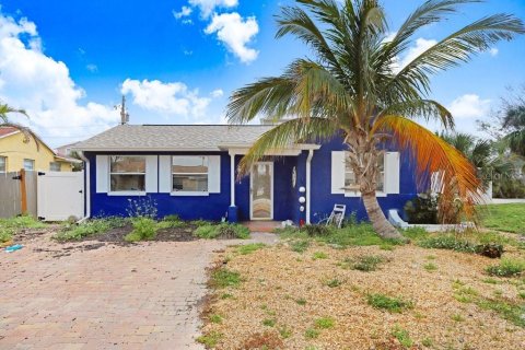 Купить виллу или дом в Мадейра - Бич, Флорида 5 комнат, 86.4м2, № 1720626 - фото 1