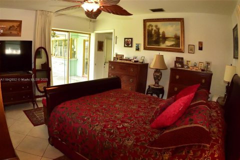 Villa ou maison à vendre à Hollywood, Floride: 3 chambres, 162.76 m2 № 1957660 - photo 16