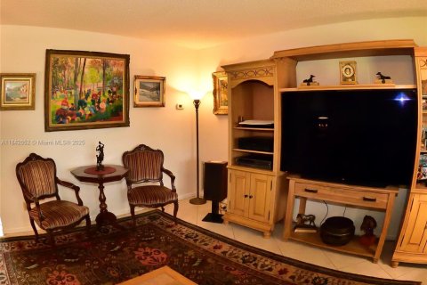 Villa ou maison à vendre à Hollywood, Floride: 3 chambres, 162.76 m2 № 1957660 - photo 5