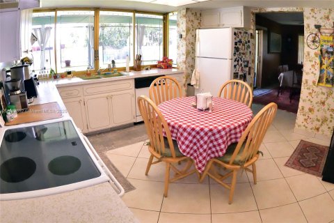 Villa ou maison à vendre à Hollywood, Floride: 3 chambres, 162.76 m2 № 1957660 - photo 12