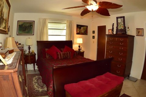 Villa ou maison à vendre à Hollywood, Floride: 3 chambres, 162.76 m2 № 1957660 - photo 18