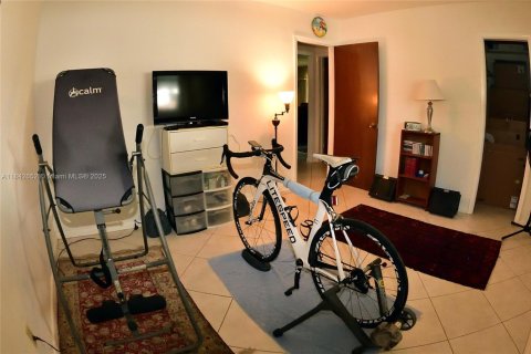 Villa ou maison à vendre à Hollywood, Floride: 3 chambres, 162.76 m2 № 1957660 - photo 23