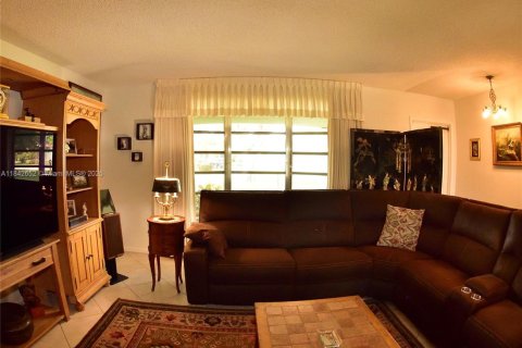 Villa ou maison à vendre à Hollywood, Floride: 3 chambres, 162.76 m2 № 1957660 - photo 6