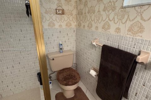 Villa ou maison à vendre à Hollywood, Floride: 3 chambres, 162.76 m2 № 1957660 - photo 21