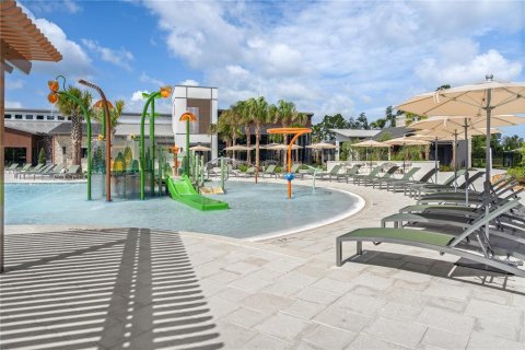 Villa ou maison à vendre à Land O' Lakes, Floride: 4 chambres, 263.38 m2 № 2434889 - photo 15