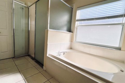 Casa en venta en Kissimmee, Florida, 5 dormitorios, 198.44 m2 № 2387731 - foto 12