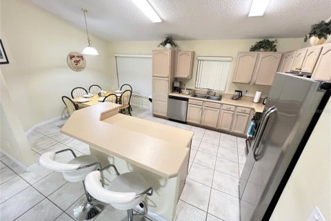 Casa en venta en Kissimmee, Florida, 5 dormitorios, 198.44 m2 № 2387731 - foto 6