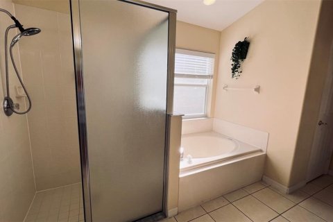 Casa en venta en Kissimmee, Florida, 5 dormitorios, 198.44 m2 № 2387731 - foto 11