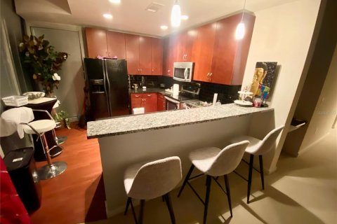 Condo in Tampa, Florida, 1 bedroom  № 1833039 - photo 12