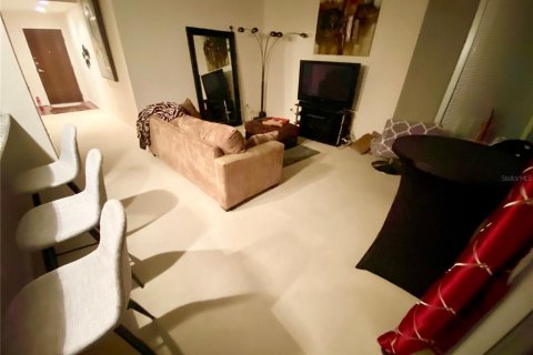 Condo in Tampa, Florida, 1 bedroom  № 1833039 - photo 10