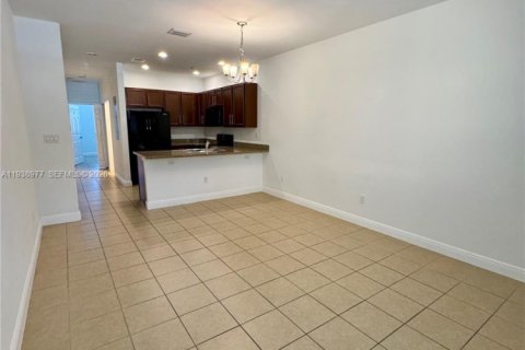 Copropriété à louer à Pembroke Pines, Floride: 2 chambres, 97.36 m2 № 1997368 - photo 7