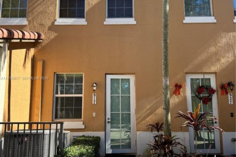 Copropriété à louer à Pembroke Pines, Floride: 2 chambres, 97.36 m2 № 1997368 - photo 4