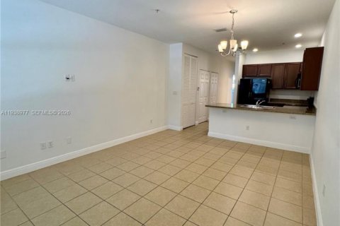 Copropriété à louer à Pembroke Pines, Floride: 2 chambres, 97.36 m2 № 1997368 - photo 8
