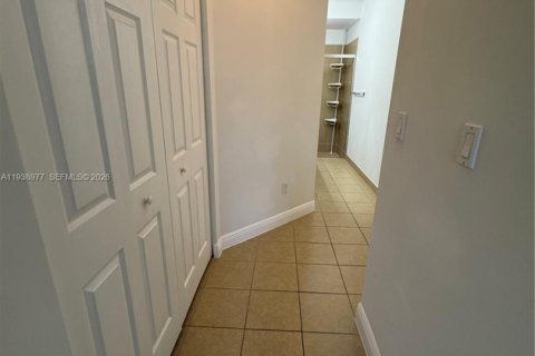 Copropriété à louer à Pembroke Pines, Floride: 2 chambres, 97.36 m2 № 1997368 - photo 20