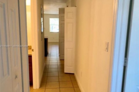 Copropriété à louer à Pembroke Pines, Floride: 2 chambres, 97.36 m2 № 1997368 - photo 18