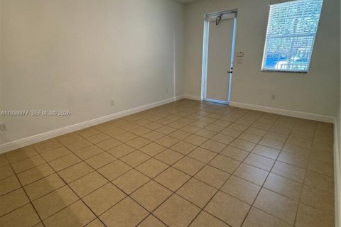 Copropriété à louer à Pembroke Pines, Floride: 2 chambres, 97.36 m2 № 1997368 - photo 13