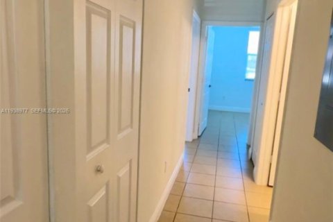 Copropriété à louer à Pembroke Pines, Floride: 2 chambres, 97.36 m2 № 1997368 - photo 14