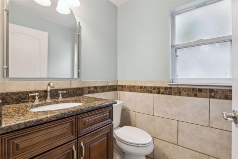 House in Orlando, Florida 4 bedrooms, 231.05 sq.m. № 2152297 - photo 20