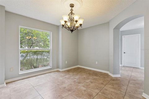 House in Orlando, Florida 4 bedrooms, 231.05 sq.m. № 2152297 - photo 12