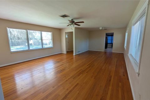 Villa ou maison à louer à Eustis, Floride: 3 chambres, 164.16 m2 № 2430753 - photo 6