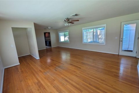Villa ou maison à louer à Eustis, Floride: 3 chambres, 164.16 m2 № 2430753 - photo 7
