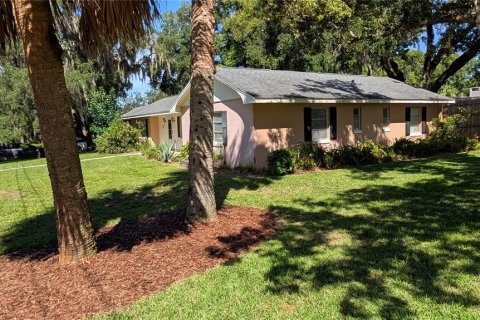 Villa ou maison à louer à Eustis, Floride: 3 chambres, 164.16 m2 № 2430753 - photo 3