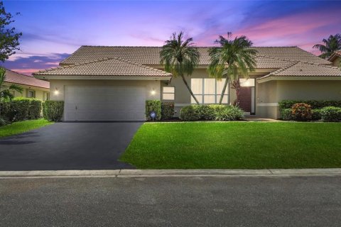 Villa ou maison à Coral Springs, Floride 4 chambres, 203.73 m2 № 2323751