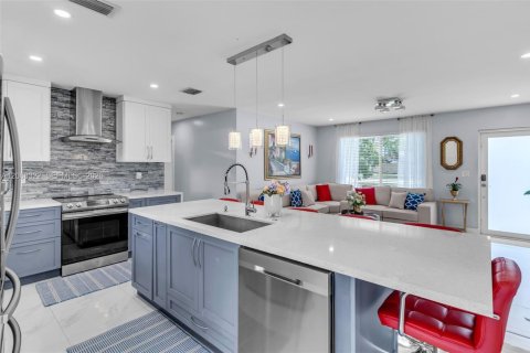Villa ou maison à louer à Miami, Floride: 4 chambres, 102.19 m2 № 2266126 - photo 7