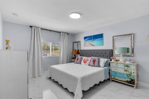 Villa ou maison à louer à Miami, Floride: 4 chambres, 102.19 m2 № 2266126 - photo 17