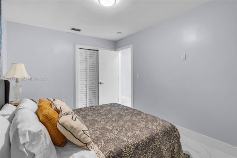 Villa ou maison à louer à Miami, Floride: 4 chambres, 102.19 m2 № 2266126 - photo 15