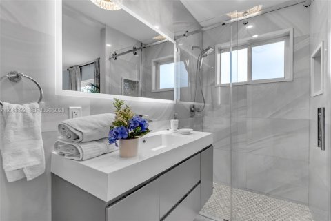 Villa ou maison à louer à Miami, Floride: 4 chambres, 102.19 m2 № 2266126 - photo 11