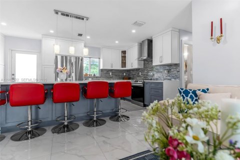 Villa ou maison à louer à Miami, Floride: 4 chambres, 102.19 m2 № 2266126 - photo 8