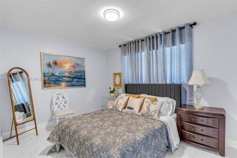 Villa ou maison à louer à Miami, Floride: 4 chambres, 102.19 m2 № 2266126 - photo 14