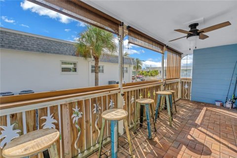House in Saint Pete Beach, Florida 6 bedrooms, 268.02 sq.m. № 2219669 - photo 28