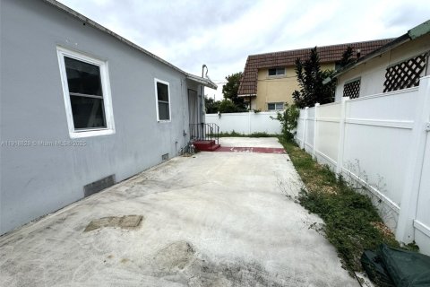 Снять в аренду виллу или дом в Холливуд, Флорида 2 спальни, 62.8м2, № 1974012 - фото 16