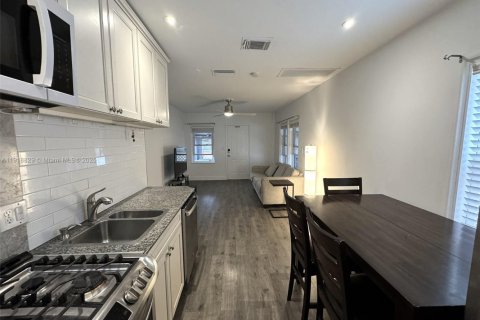 Снять в аренду виллу или дом в Холливуд, Флорида 2 спальни, 62.8м2, № 1974012 - фото 5