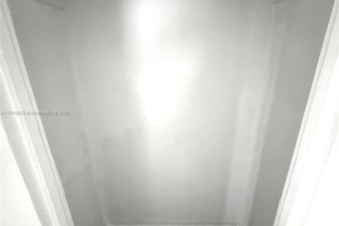 Снять в аренду виллу или дом в Холливуд, Флорида 2 спальни, 62.8м2, № 1974012 - фото 10