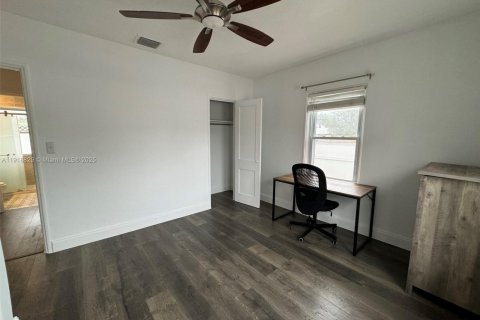 Снять в аренду виллу или дом в Холливуд, Флорида 2 спальни, 62.8м2, № 1974012 - фото 6