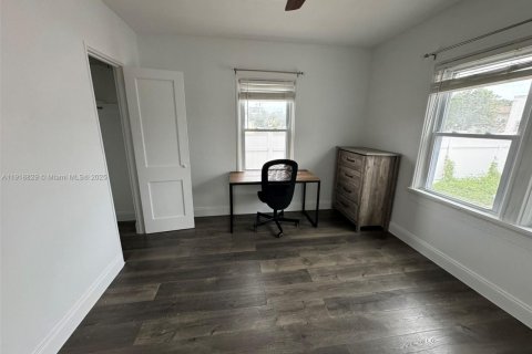 Снять в аренду виллу или дом в Холливуд, Флорида 2 спальни, 62.8м2, № 1974012 - фото 7