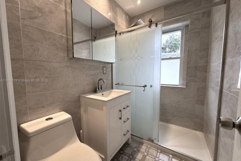 Снять в аренду виллу или дом в Холливуд, Флорида 2 спальни, 62.8м2, № 1974012 - фото 11