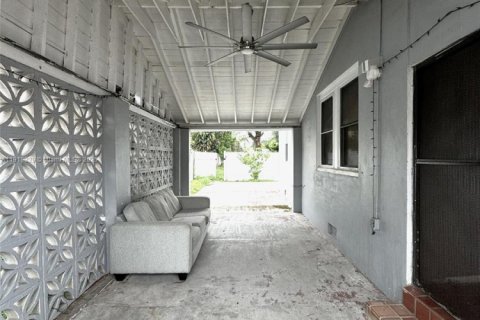 Снять в аренду виллу или дом в Холливуд, Флорида 2 спальни, 62.8м2, № 1974012 - фото 14